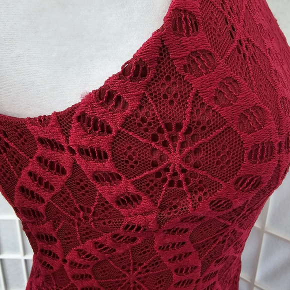 #101.Lace Maxi dress with open back - Picture 3 of 8